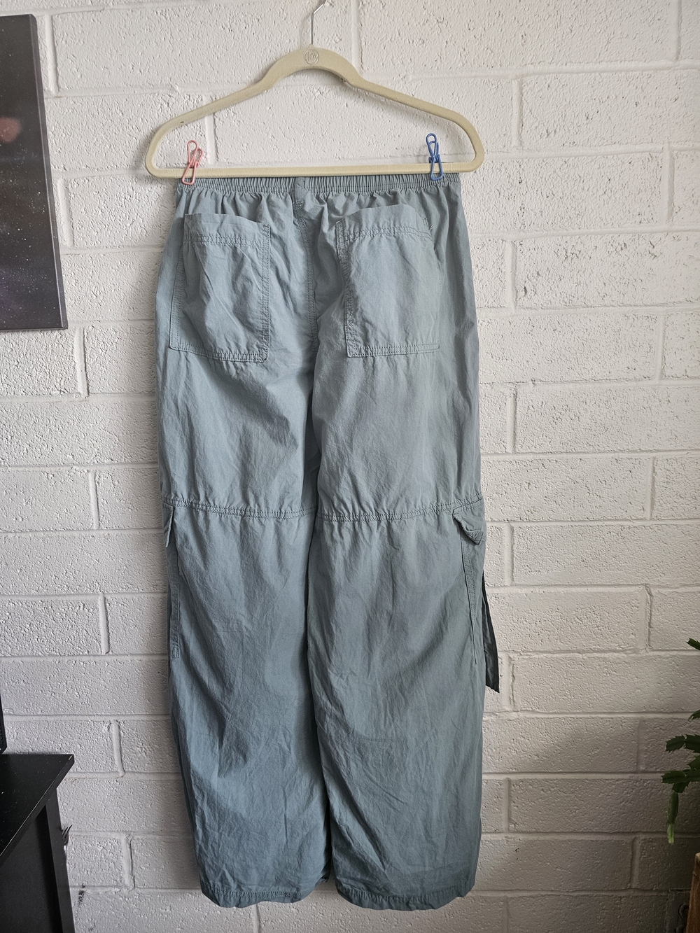 Wild Fable Women’s Cargo Capri Pants Gray Green Size M Utility Pockets